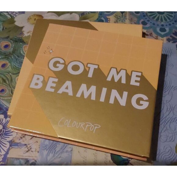 BNIB~Colourpop Cosmetics Got Me Beaming Pressed Powder Highlighter Palette - Picture 3 of 4